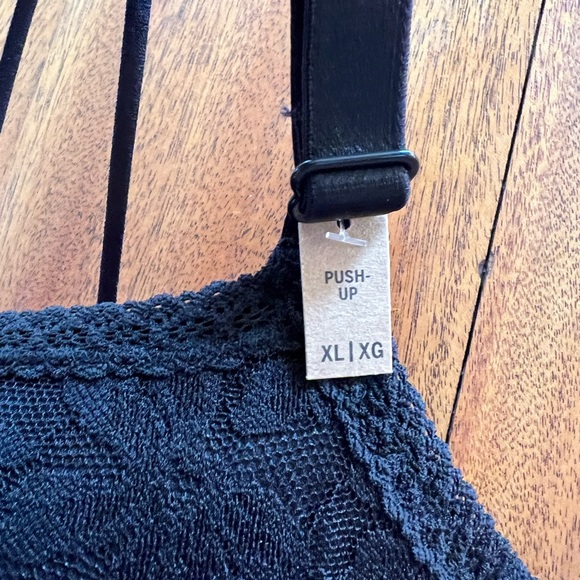 NWT Victoria Secret lace push-up bralette - Picture 8 of 12